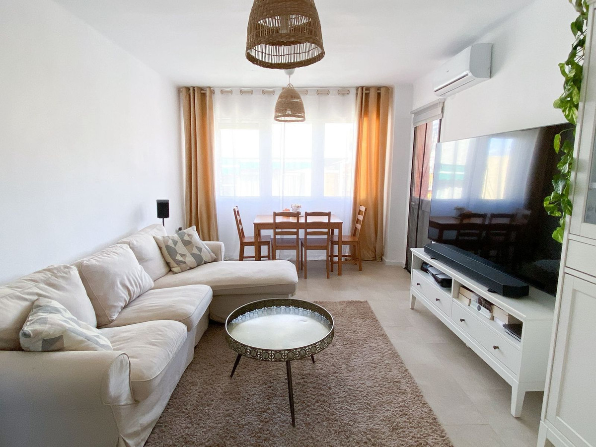 Se vende Apartamento Planta Media de 3 dormitorios en Costa Del Sol East, Málaga, España