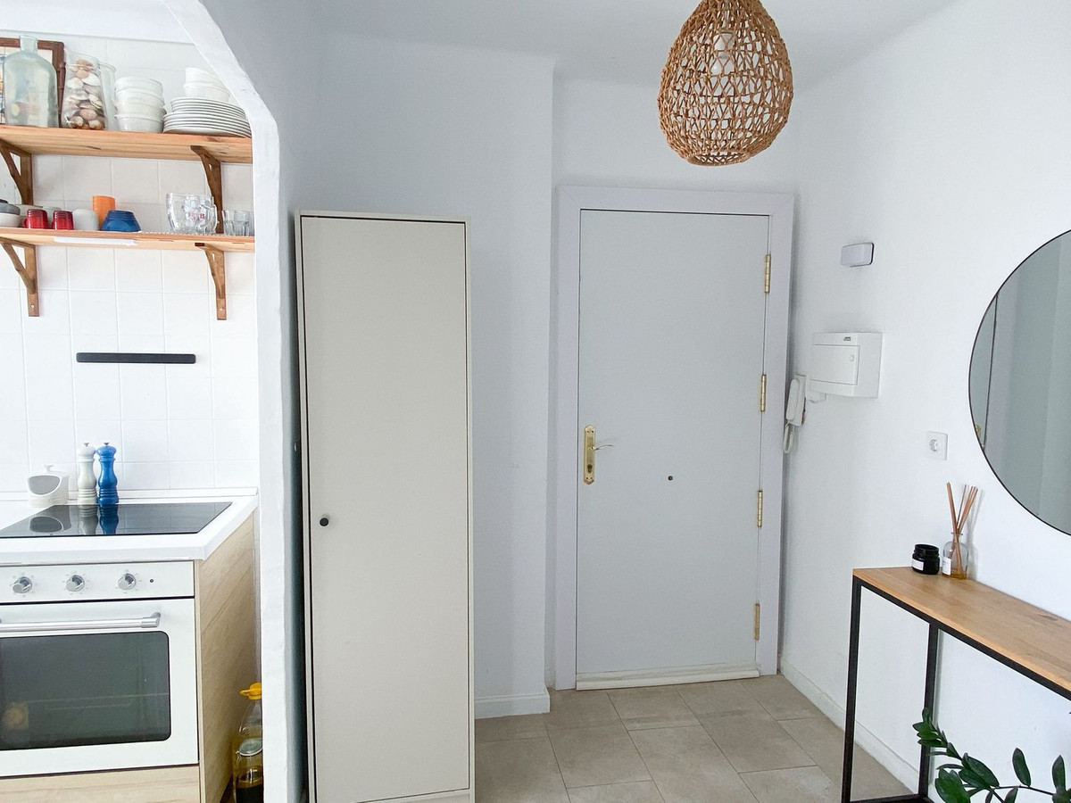 Se vende Apartamento Planta Media de 3 dormitorios en Costa Del Sol East, Málaga, España