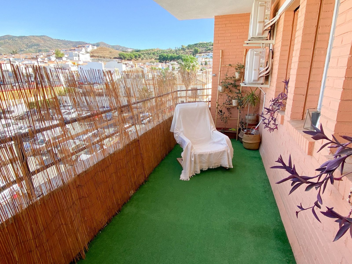 Se vende Apartamento Planta Media de 3 dormitorios en Costa Del Sol East, Málaga, España