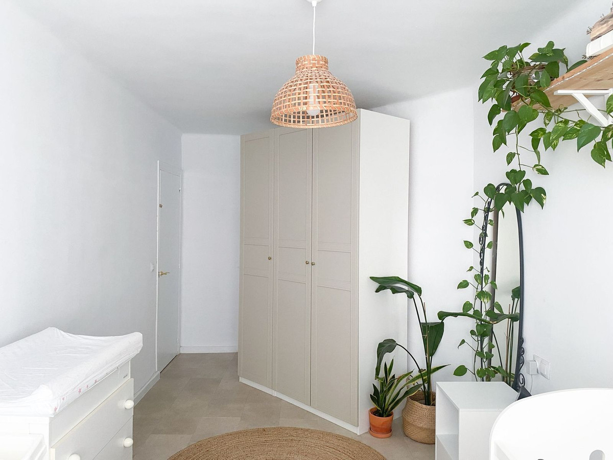 Se vende Apartamento Planta Media de 3 dormitorios en Costa Del Sol East, Málaga, España