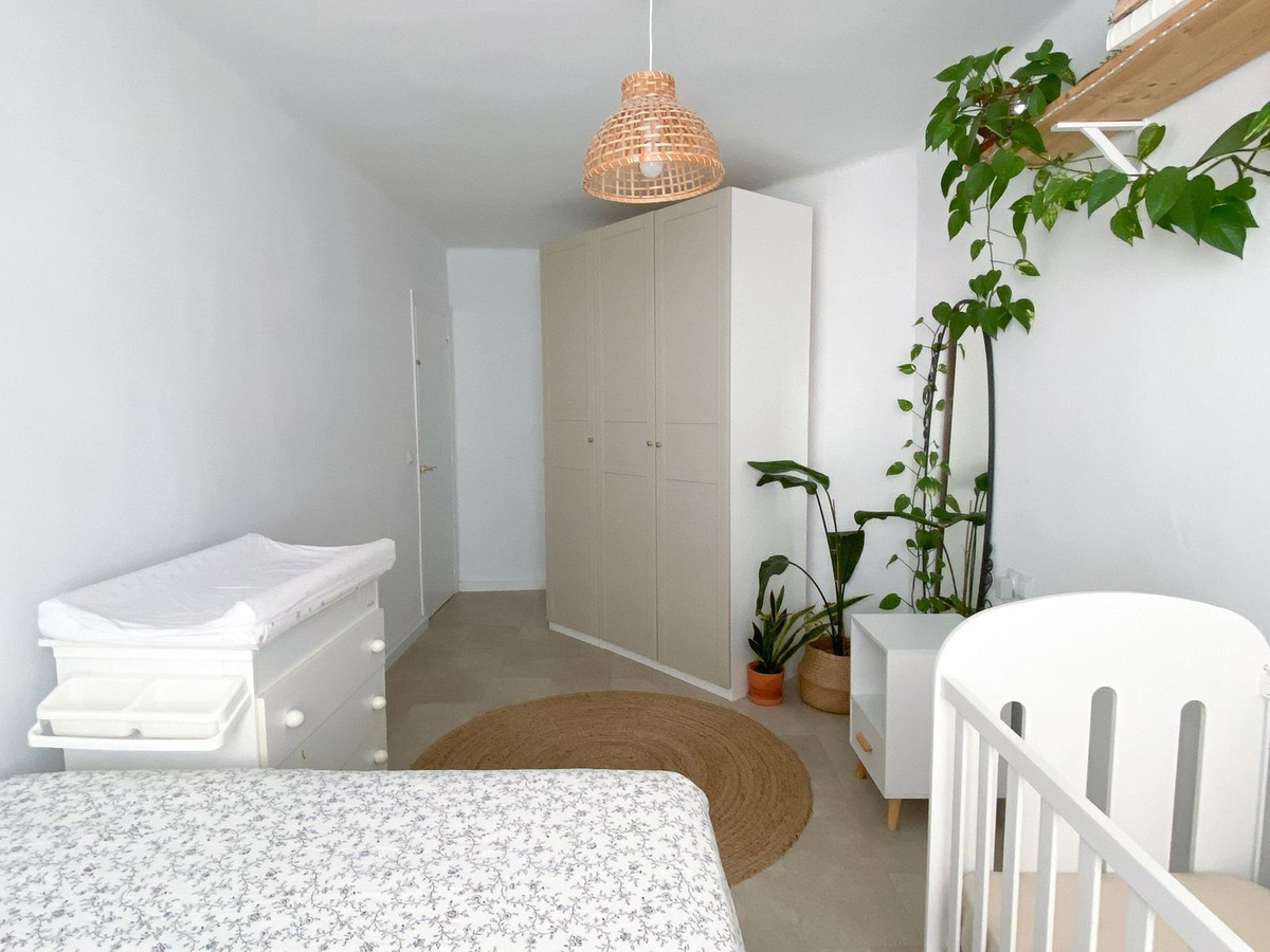 Se vende Apartamento Planta Media de 3 dormitorios en Costa Del Sol East, Málaga, España