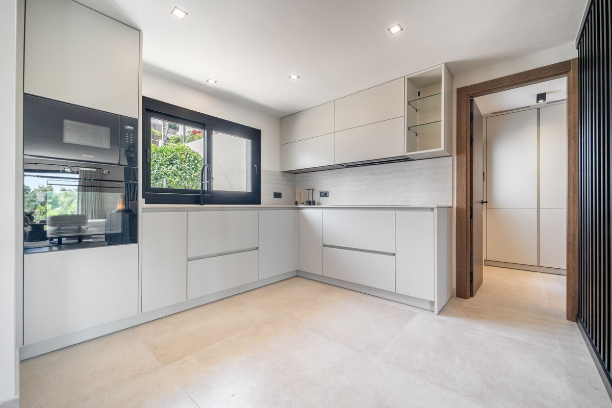 5 Bed Townhouse for sale in La Cala De Mijas Costa Del Sol, Málaga, Spain