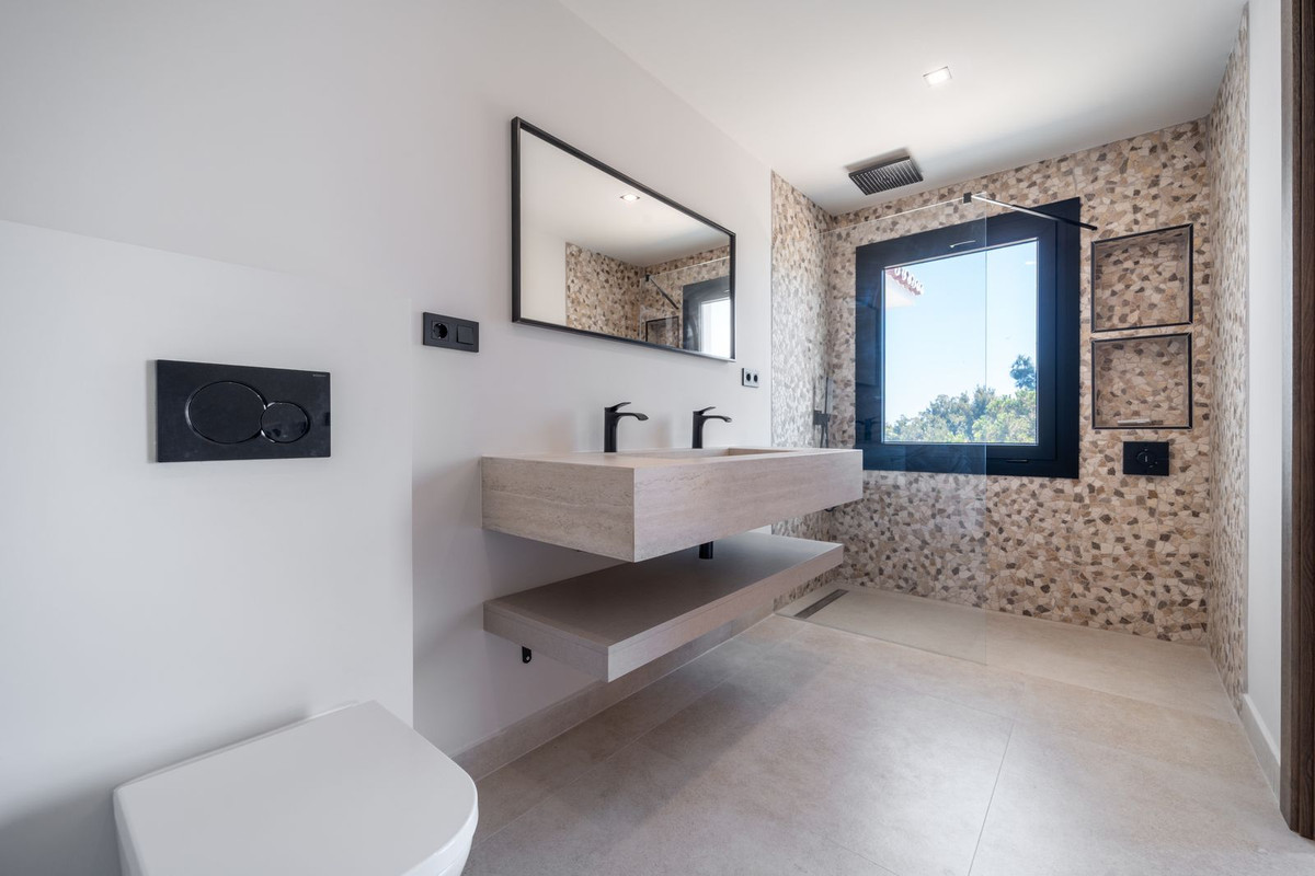 5 Bed Townhouse for sale in La Cala De Mijas Costa Del Sol, Málaga, Spain