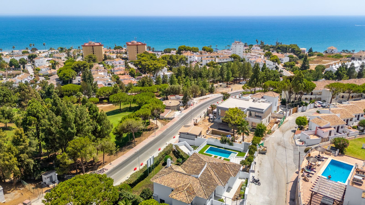 5 Bed Townhouse for sale in La Cala De Mijas Costa Del Sol, Málaga, Spain
