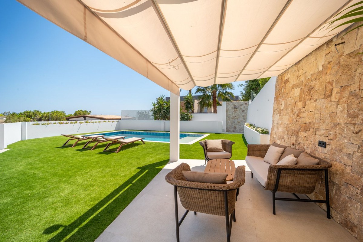 5 Bed Townhouse for sale in La Cala De Mijas Costa Del Sol, Málaga, Spain