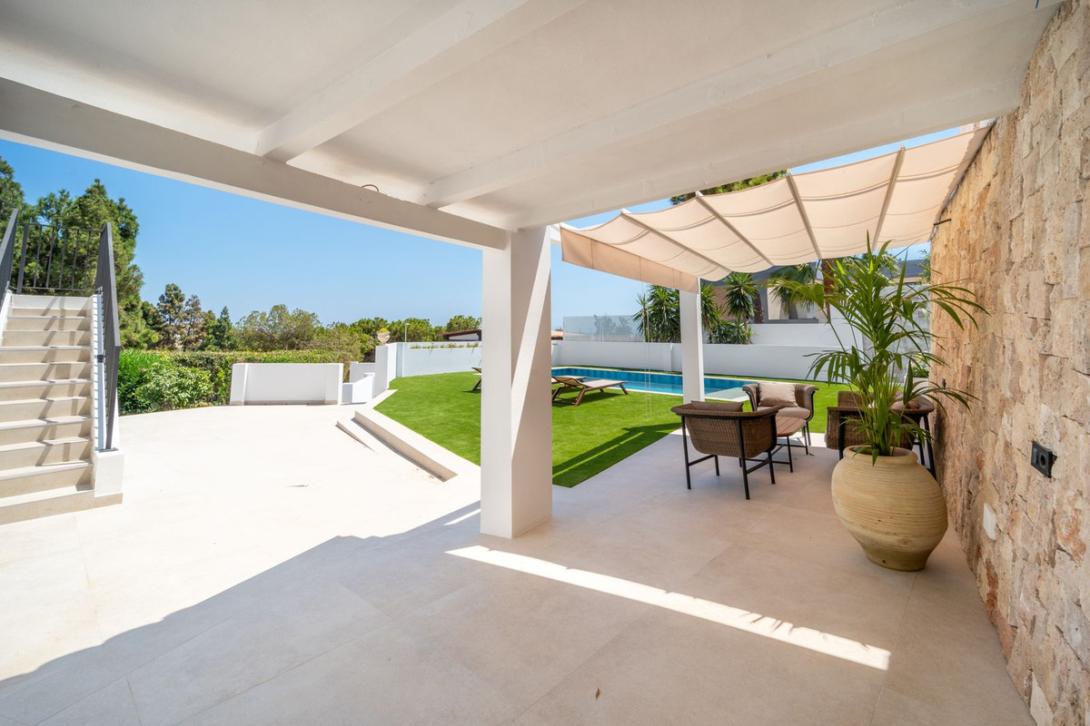 5 Bed Townhouse for sale in La Cala De Mijas Costa Del Sol, Málaga, Spain