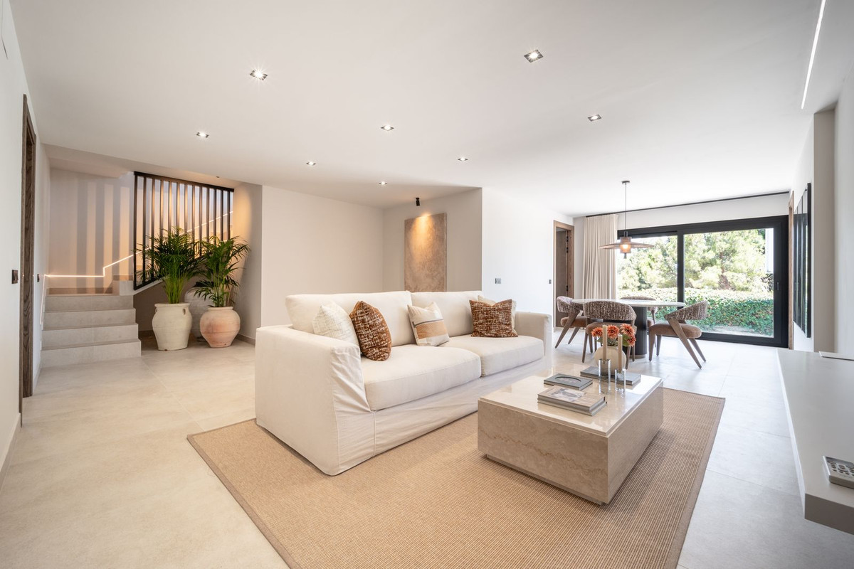 5 Bed Townhouse for sale in La Cala De Mijas Costa Del Sol, Málaga, Spain