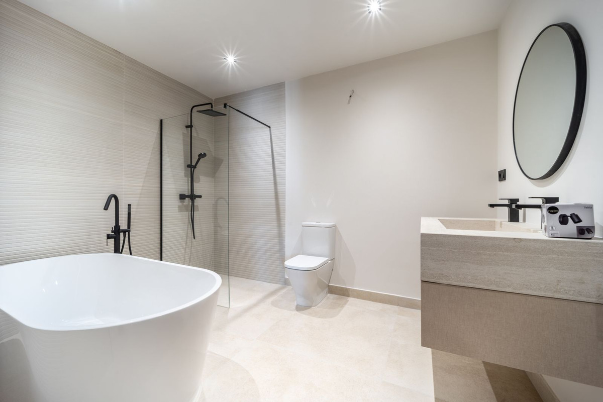 5 Bed Townhouse for sale in La Cala De Mijas Costa Del Sol, Málaga, Spain