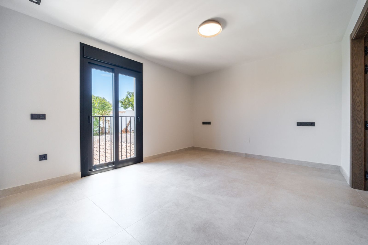 5 Bed Townhouse for sale in La Cala De Mijas Costa Del Sol, Málaga, Spain