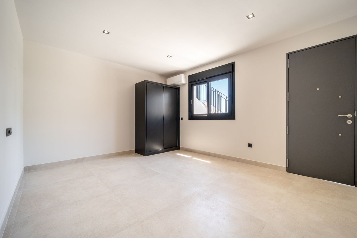 5 Bed Townhouse for sale in La Cala De Mijas Costa Del Sol, Málaga, Spain