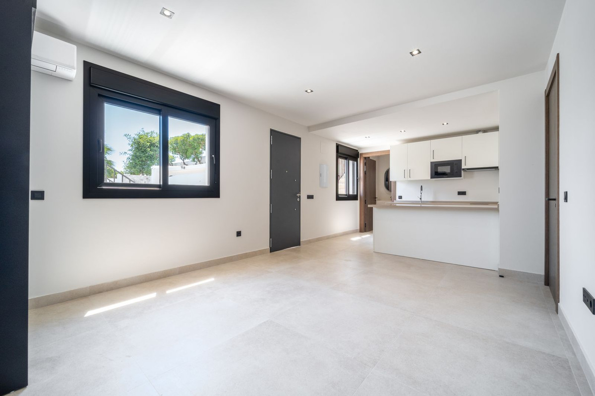 5 Bed Townhouse for sale in La Cala De Mijas Costa Del Sol, Málaga, Spain
