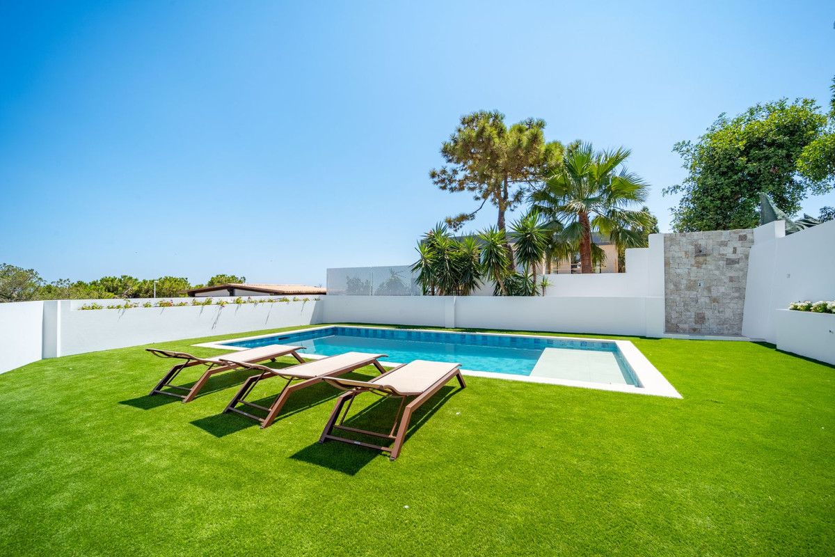 5 Bed Townhouse for sale in La Cala De Mijas Costa Del Sol, Málaga, Spain