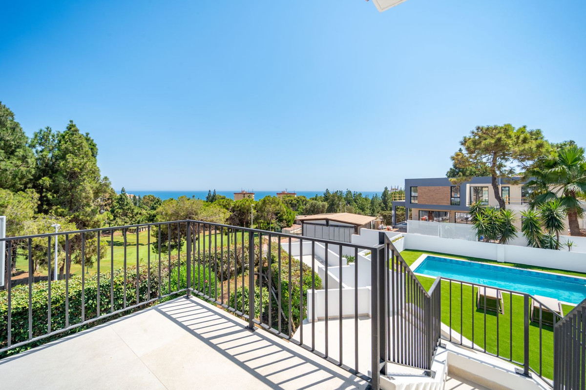 5 Bed Townhouse for sale in La Cala De Mijas Costa Del Sol, Málaga, Spain