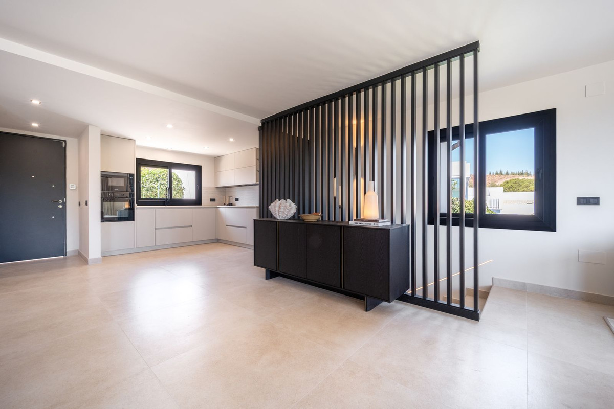 5 Bed Townhouse for sale in La Cala De Mijas Costa Del Sol, Málaga, Spain