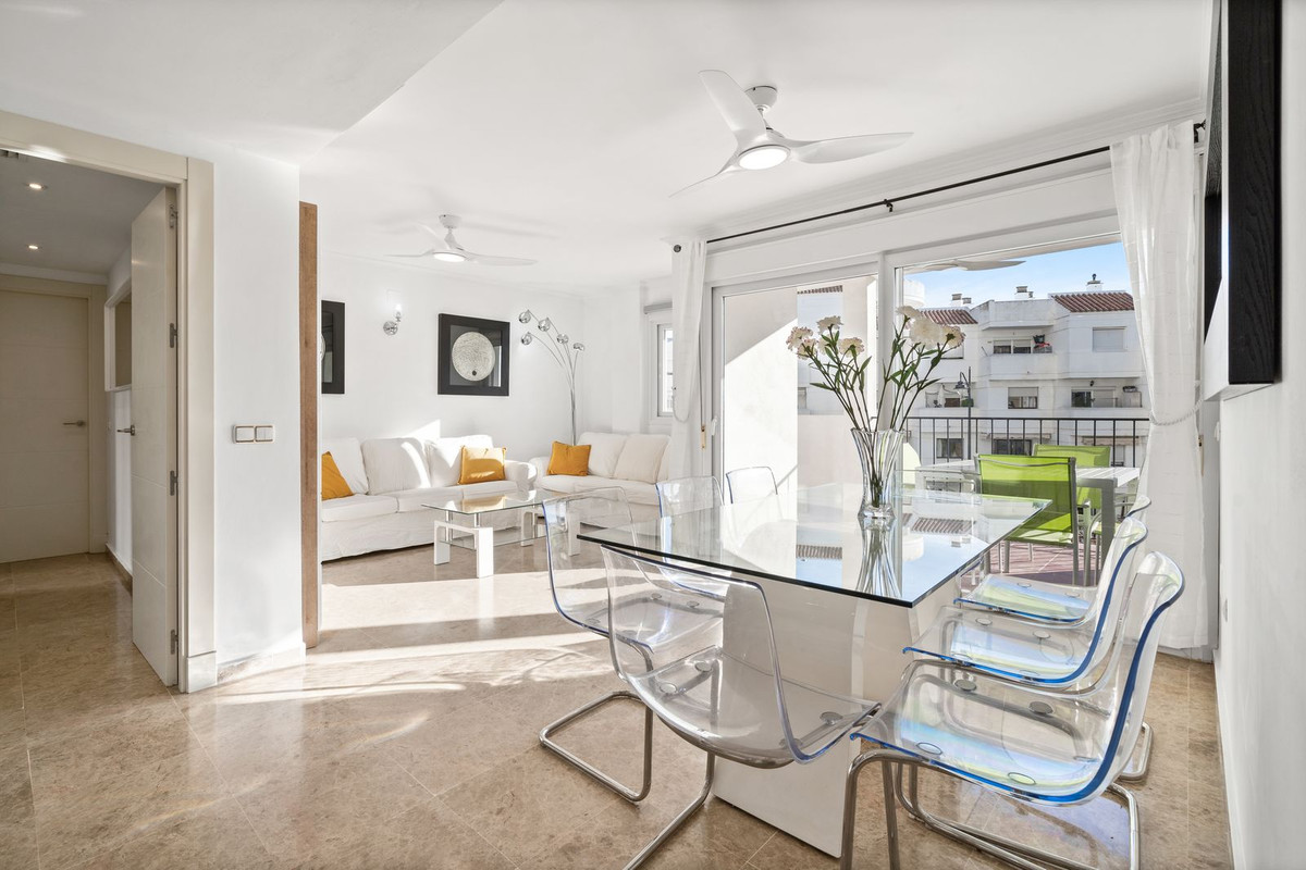 Se vende Apartamento Planta Media de 3 dormitorios en Costa Del Sol, Málaga, España