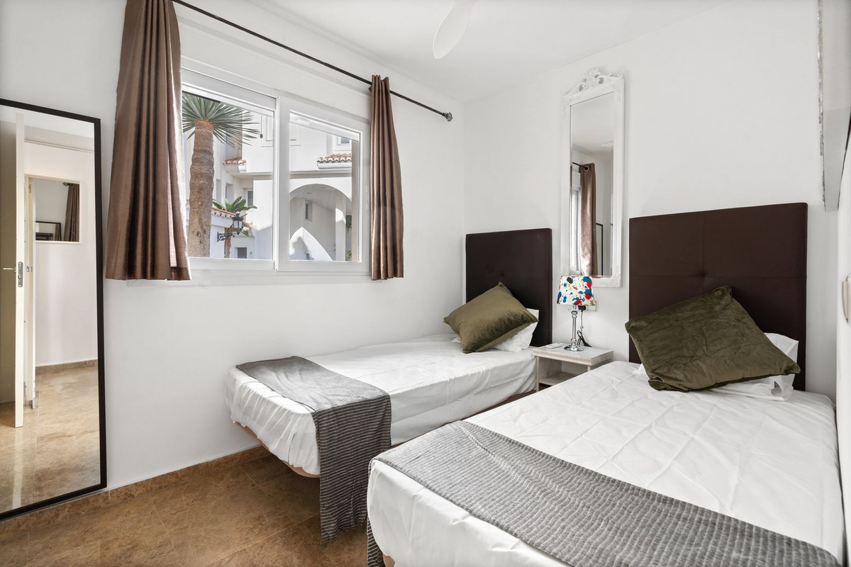 Se vende Apartamento Planta Media de 3 dormitorios en Costa Del Sol, Málaga, España