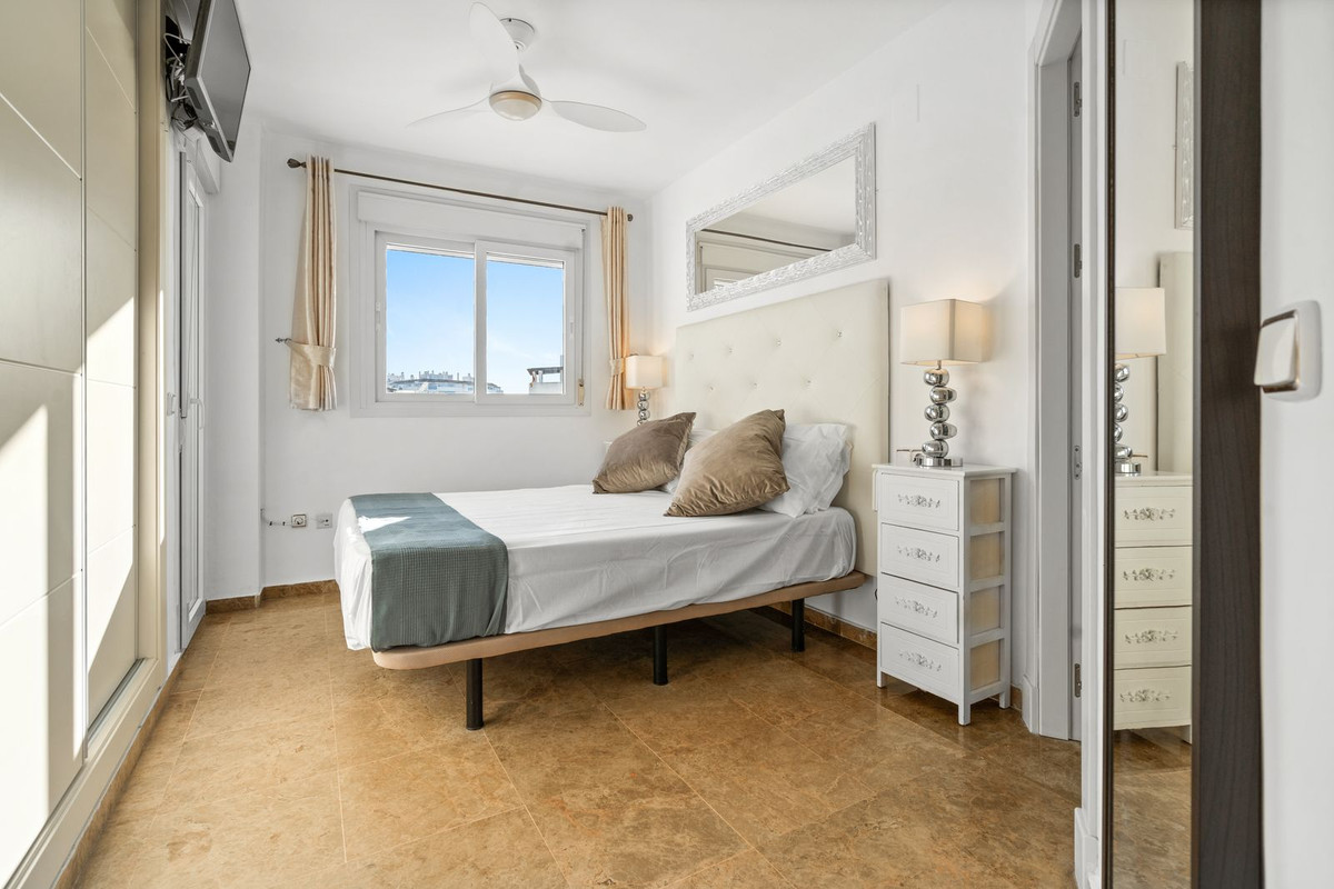 Se vende Apartamento Planta Media de 3 dormitorios en Costa Del Sol, Málaga, España
