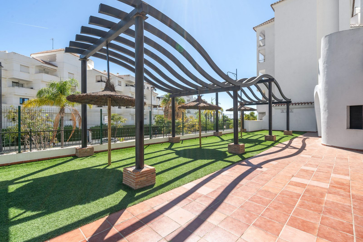 Se vende Apartamento Planta Media de 3 dormitorios en Costa Del Sol, Málaga, España
