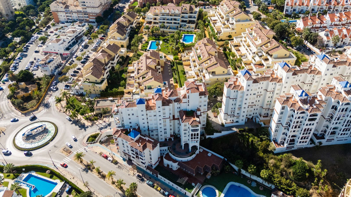 Se vende Apartamento Planta Media de 3 dormitorios en Costa Del Sol, Málaga, España