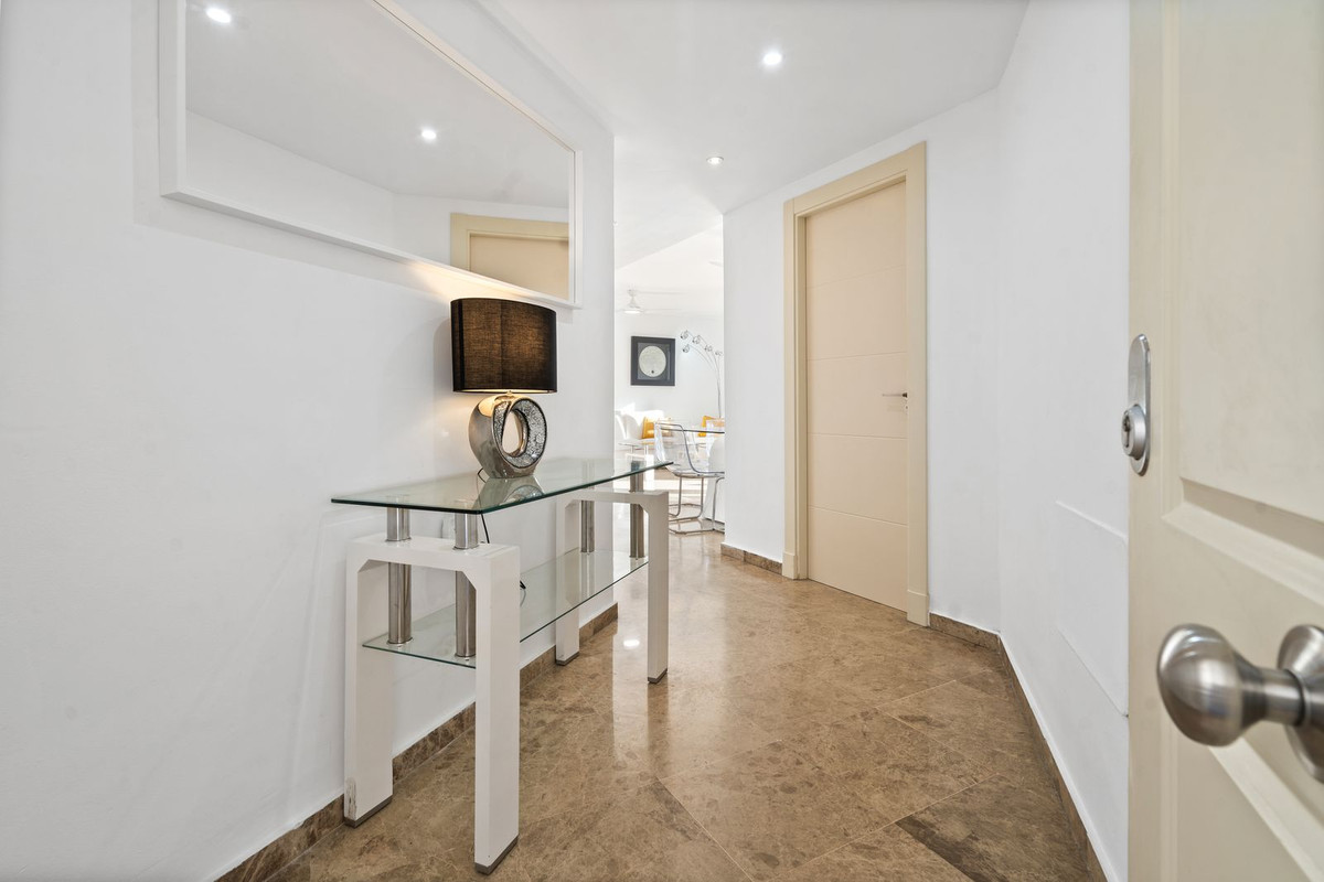 Se vende Apartamento Planta Media de 3 dormitorios en Costa Del Sol, Málaga, España