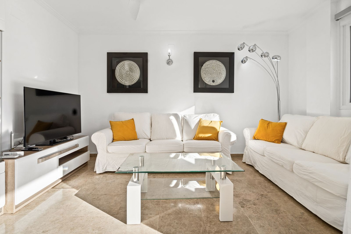 Se vende Apartamento Planta Media de 3 dormitorios en Costa Del Sol, Málaga, España
