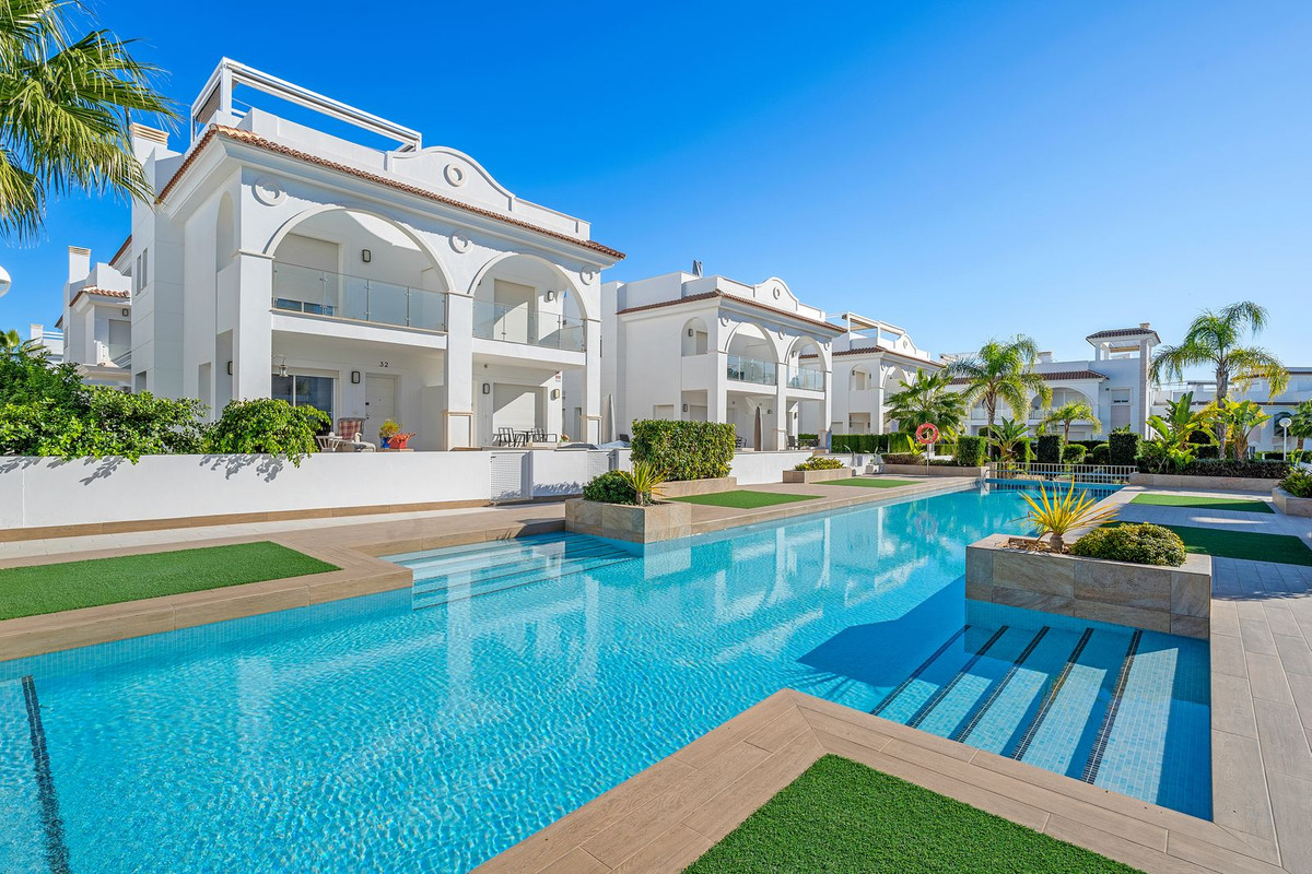 Se vende Ático de 2 dormitorios en Costa Blanca, Alicante, España