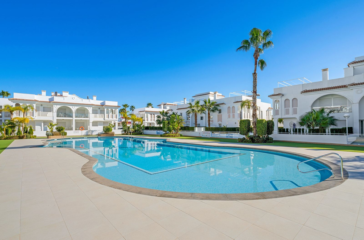 Se vende Ático de 2 dormitorios en Costa Blanca, Alicante, España
