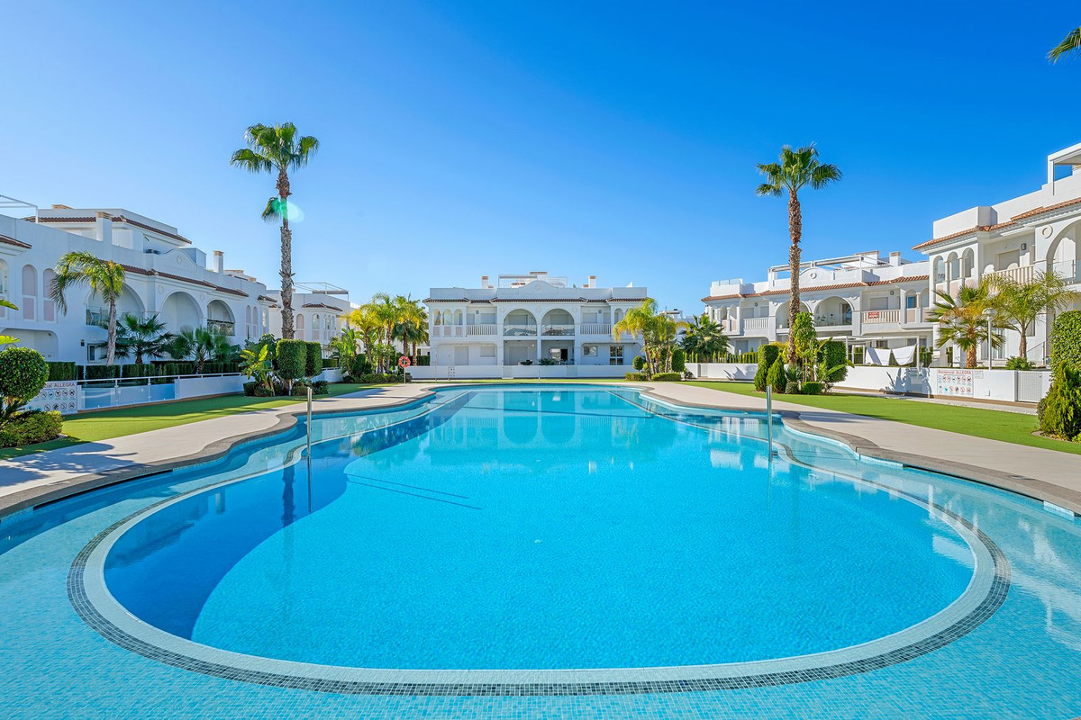 Se vende Ático de 2 dormitorios en Costa Blanca, Alicante, España