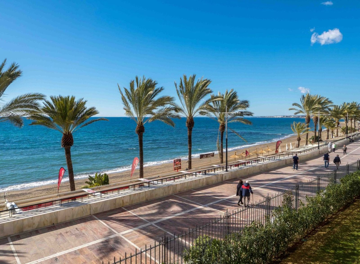 1 Bed Apartment for sale in Marbella Costa Del Sol, Málaga, Spain