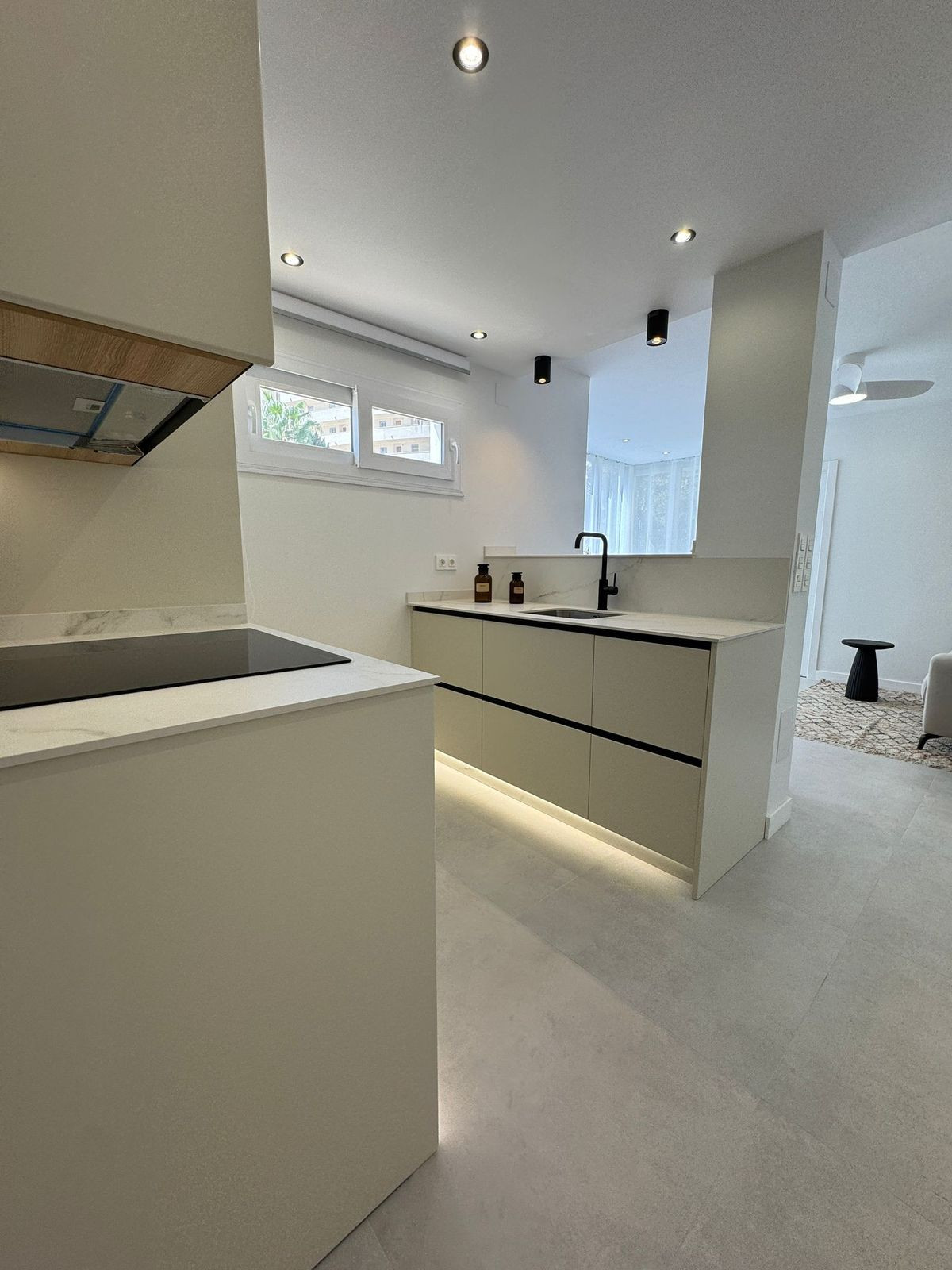 1 Bed Apartment for sale in Marbella Costa Del Sol, Málaga, Spain