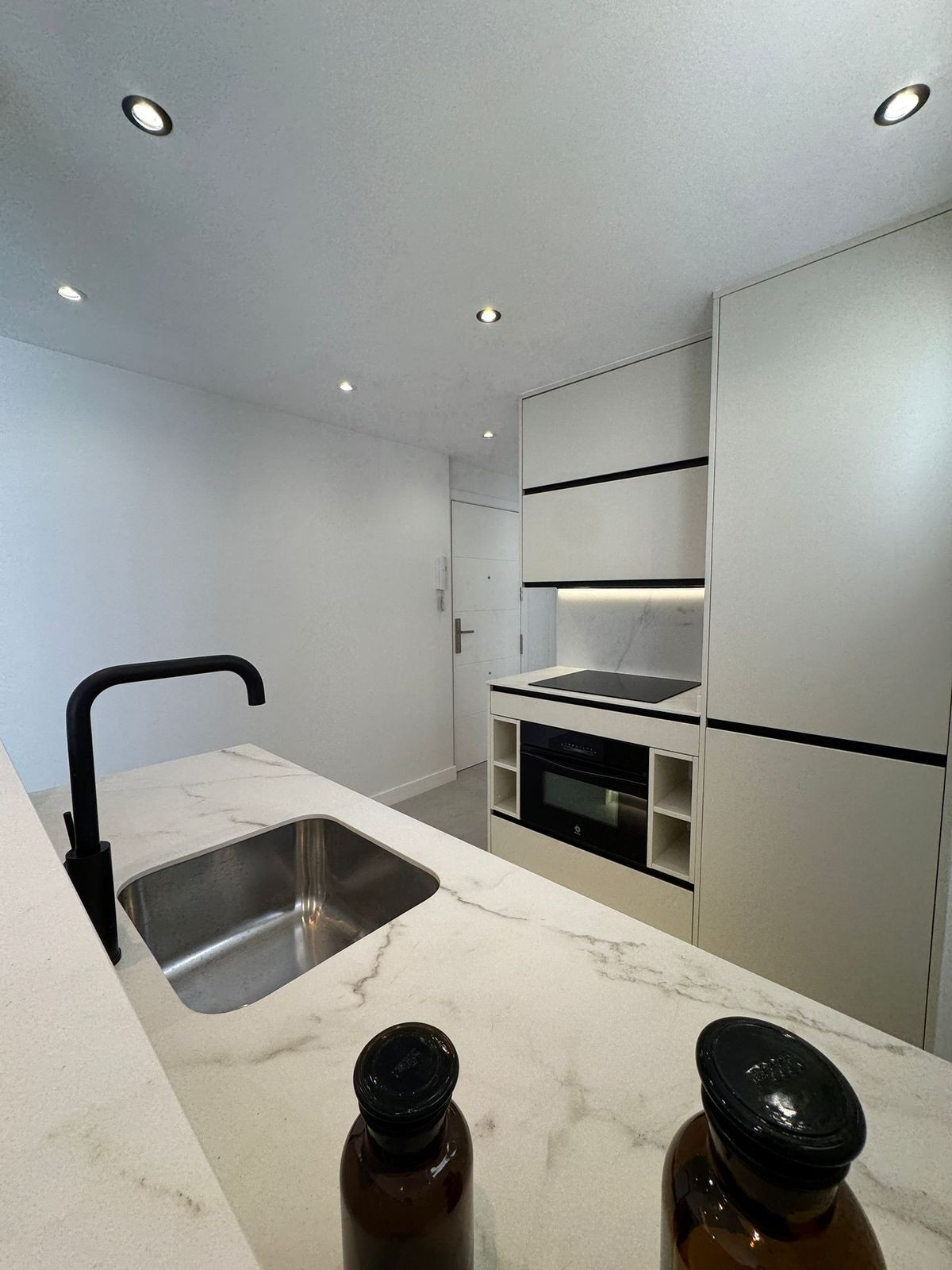 1 Bed Apartment for sale in Marbella Costa Del Sol, Málaga, Spain
