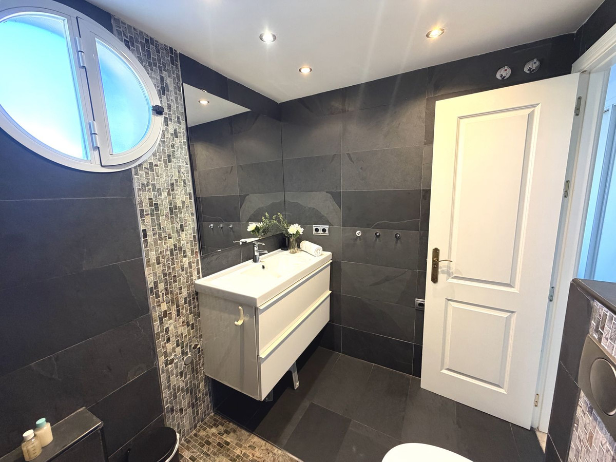 Se vende Ático de 2 dormitorios en Costa Del Sol, Málaga, España