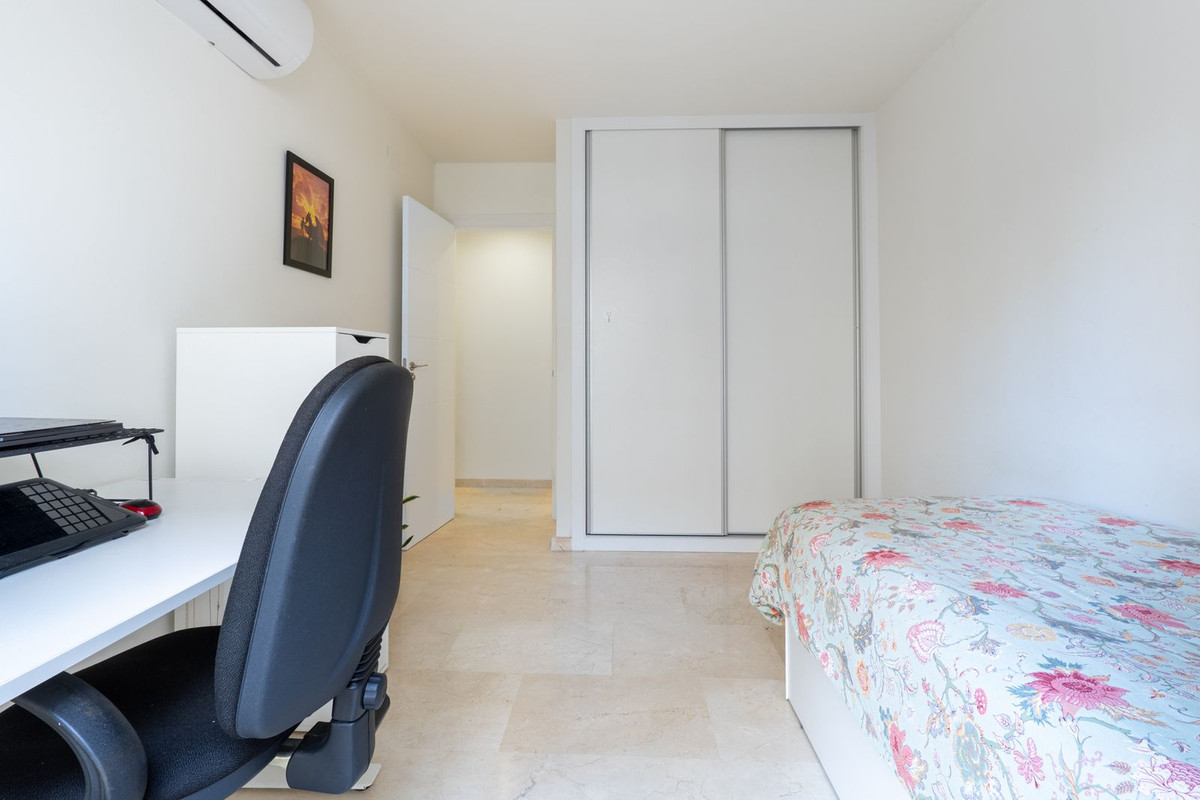 3 Bed Apartment for sale in Fuengirola Costa Del Sol, Málaga, Spain