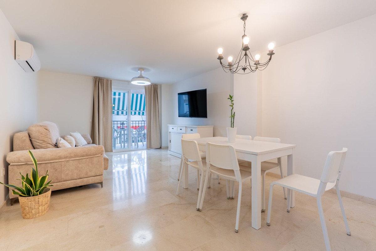 3 Bed Apartment for sale in Fuengirola Costa Del Sol, Málaga, Spain