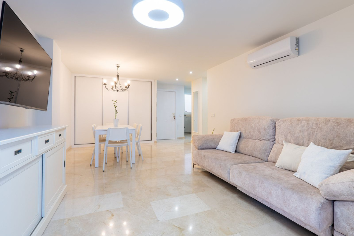 3 Bed Apartment for sale in Fuengirola Costa Del Sol, Málaga, Spain