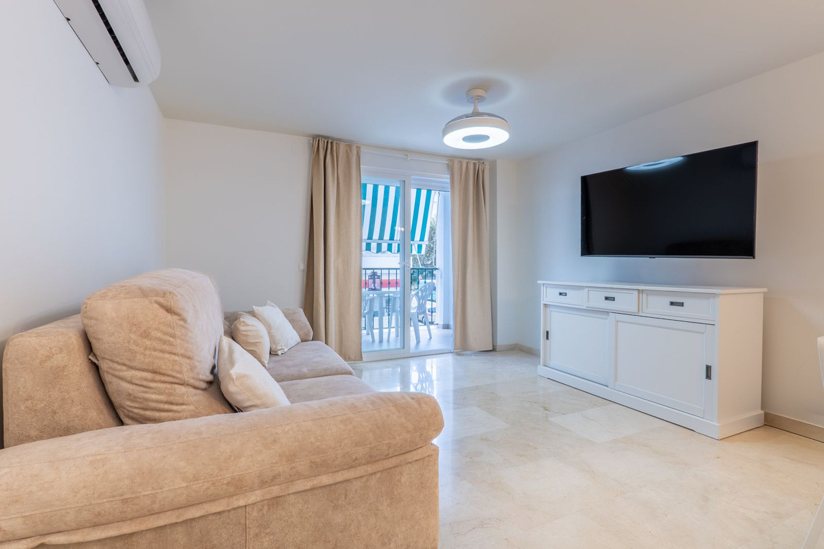 3 Bed Apartment for sale in Fuengirola Costa Del Sol, Málaga, Spain