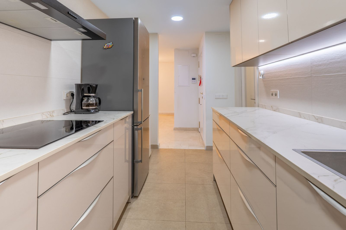 3 Bed Apartment for sale in Fuengirola Costa Del Sol, Málaga, Spain