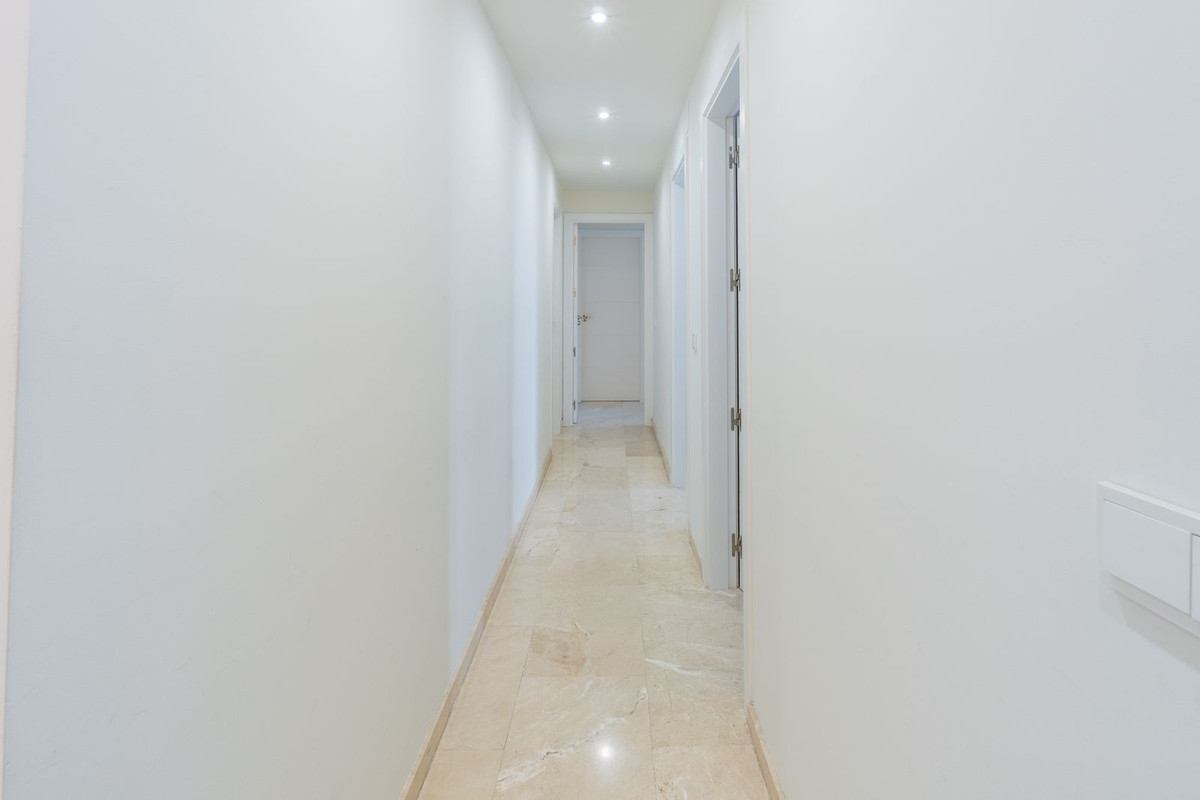 3 Bed Apartment for sale in Fuengirola Costa Del Sol, Málaga, Spain