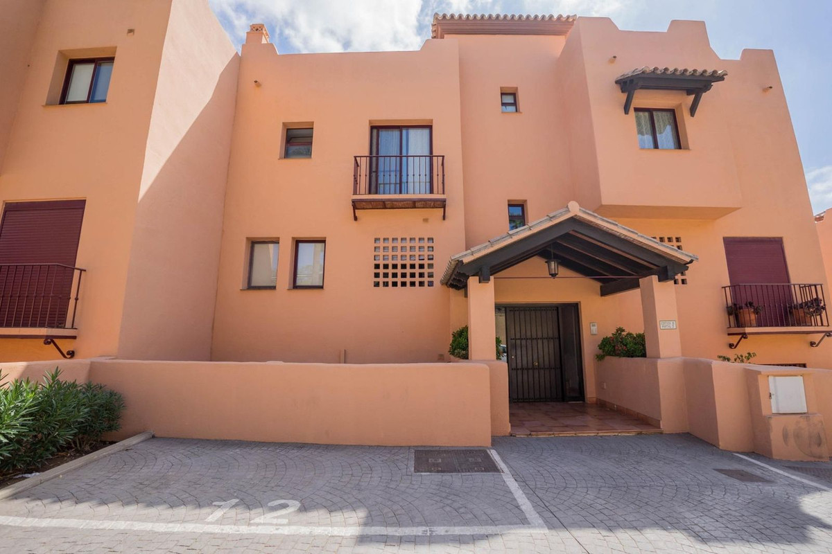 2 Bed Apartment for sale in Calahonda Costa Del Sol, Málaga, Spain