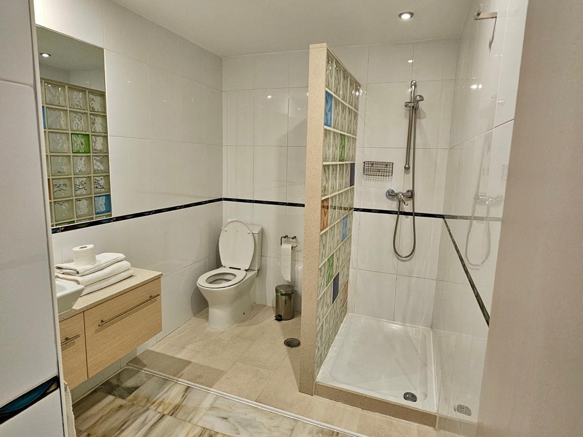 Se vende Apartamento Planta Media de 1 dormitorios en Costa Del Sol, Málaga, España