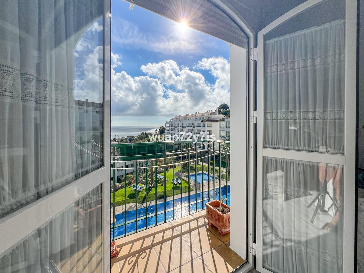 Se vende Apartamento Planta Media de 2 dormitorios en Costa Del Sol, Málaga, España