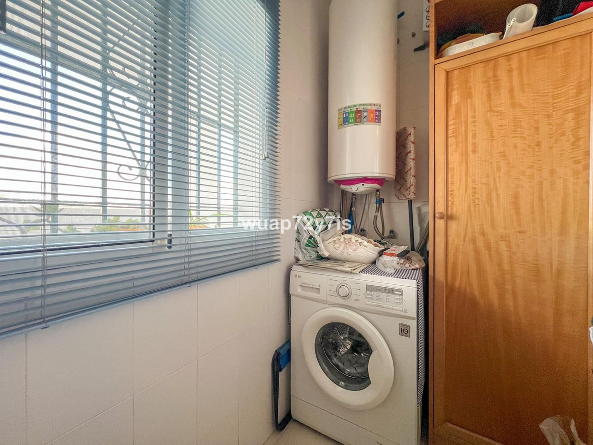 Se vende Apartamento Planta Media de 2 dormitorios en Costa Del Sol, Málaga, España