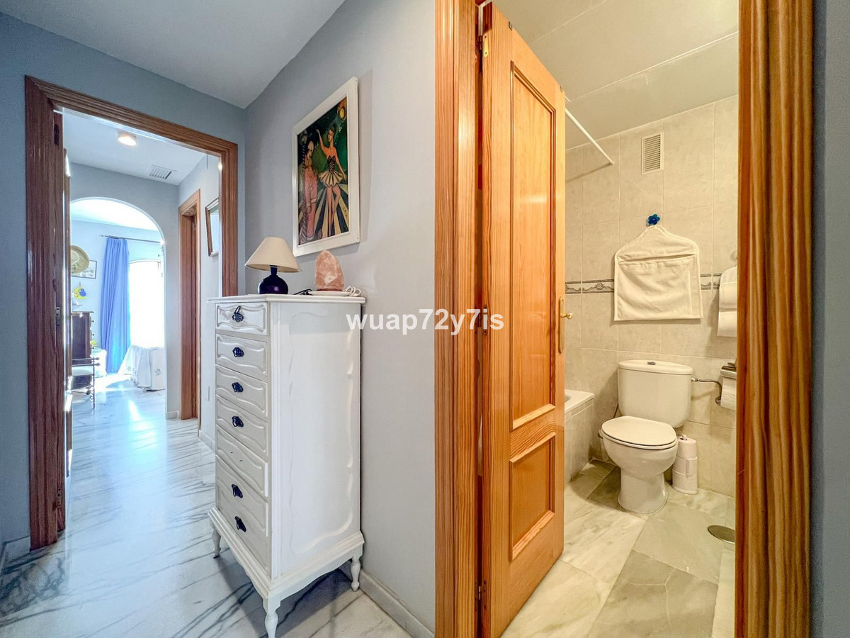 Se vende Apartamento Planta Media de 2 dormitorios en Costa Del Sol, Málaga, España