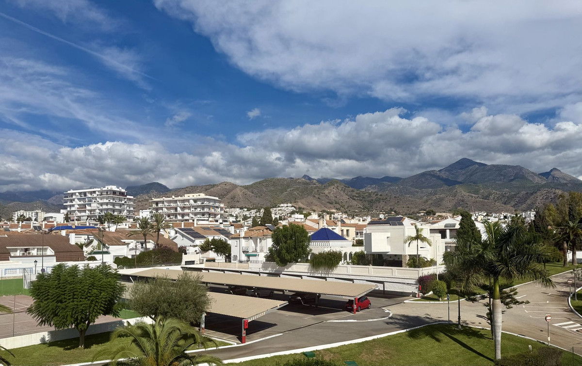 Se vende Apartamento en Planta Última de 2 dormitorios en Costa Del Sol East, Málaga, España