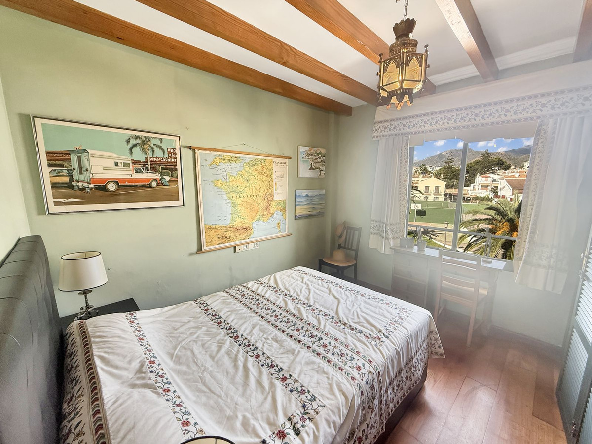Se vende Apartamento en Planta Última de 2 dormitorios en Costa Del Sol East, Málaga, España
