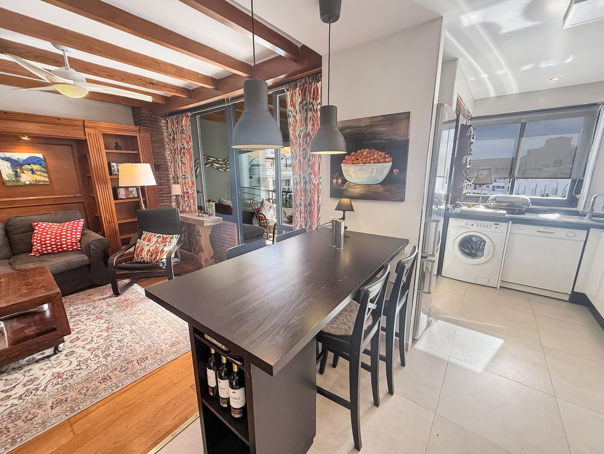 Se vende Apartamento en Planta Última de 2 dormitorios en Costa Del Sol East, Málaga, España