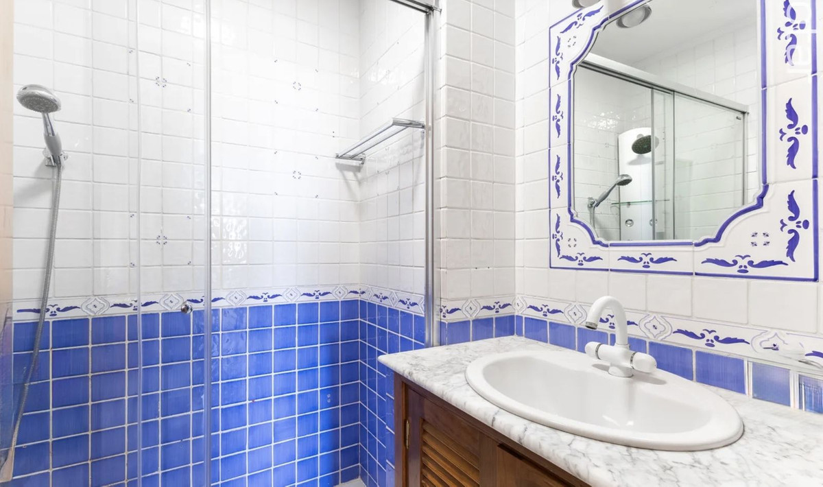 Se vende Apartamento en Planta Última de 2 dormitorios en Costa Del Sol East, Málaga, España
