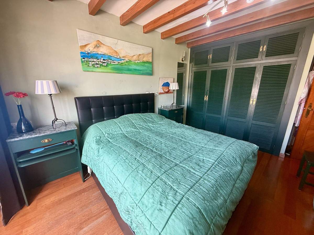 Se vende Apartamento en Planta Última de 2 dormitorios en Costa Del Sol East, Málaga, España