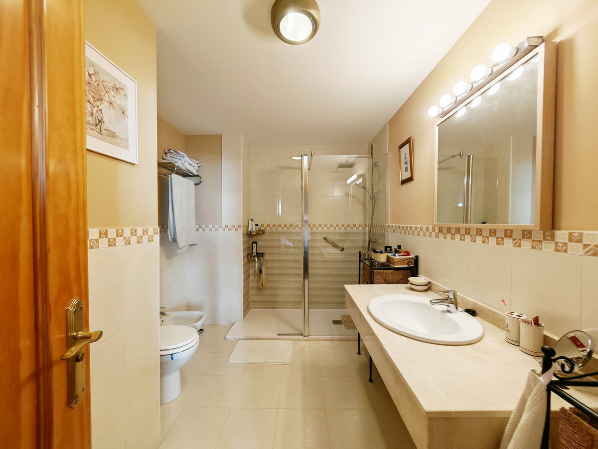 3 Bed Apartment for sale in Calahonda Costa Del Sol, Málaga, Spain