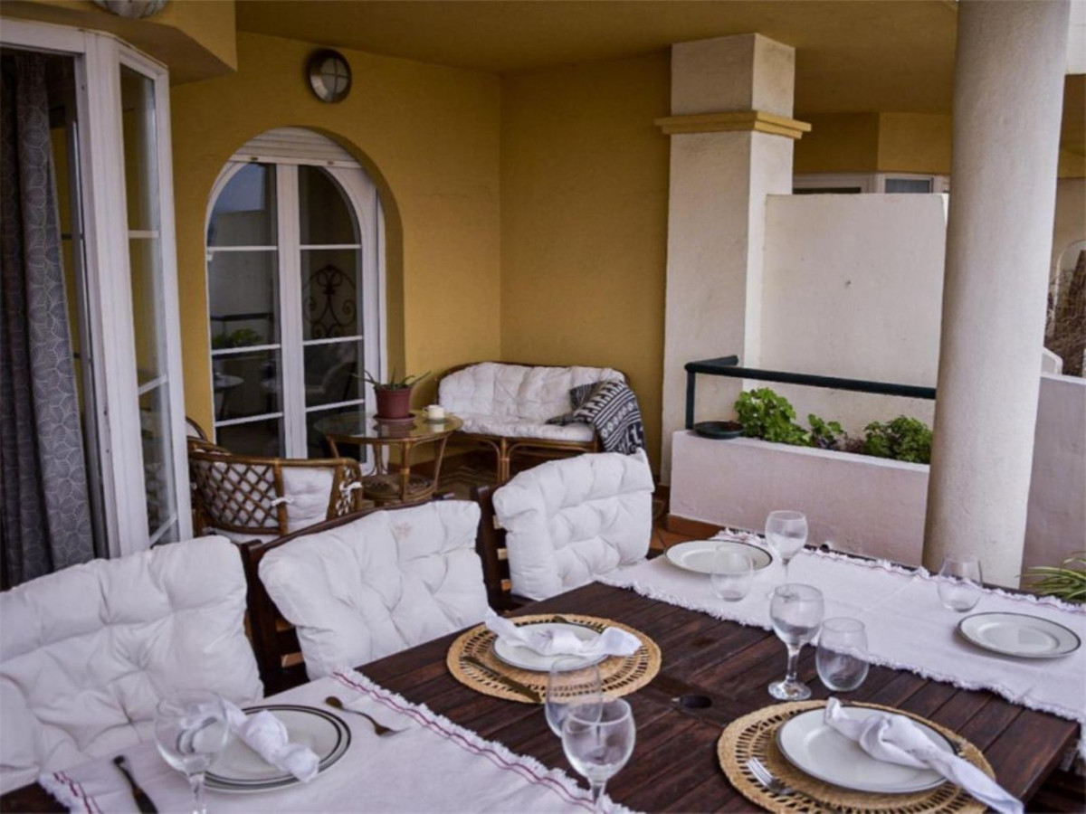 Se vende Apartamento Planta Media de 2 dormitorios en Costa Del Sol, Málaga, España